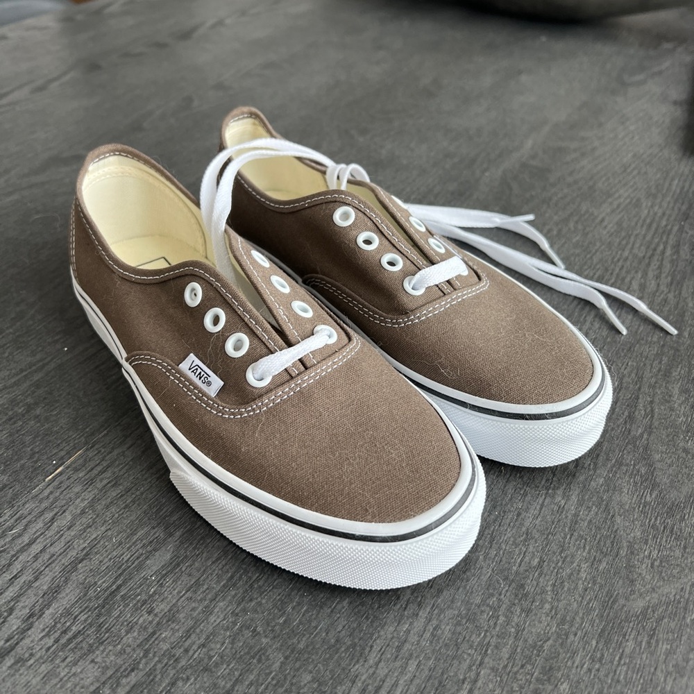 VANS Women’s Heritage Shoe (7.5)